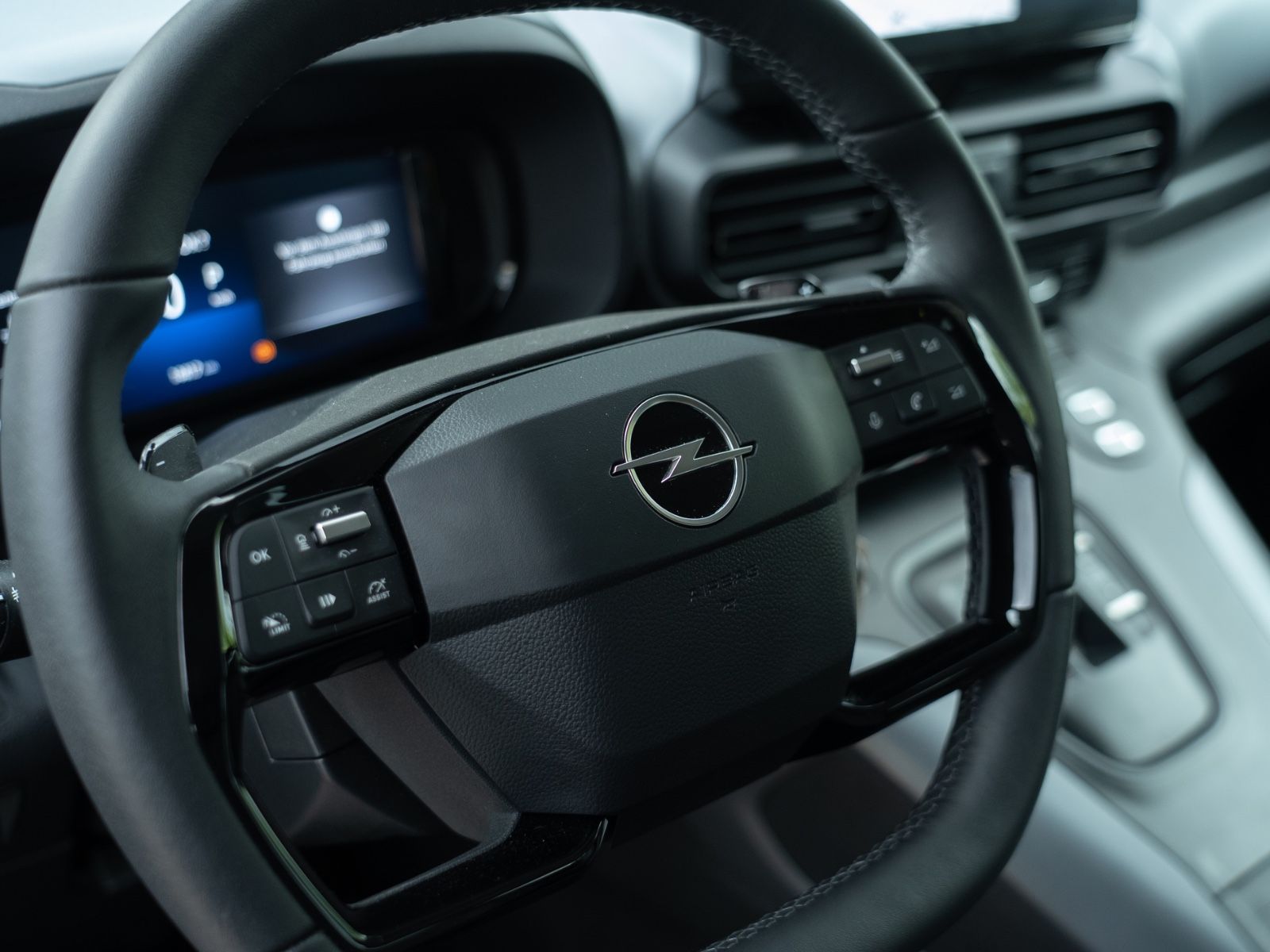 Fahrzeugabbildung Opel Combo Life  XL*7 SITZE*DAB*LED*NAVI*SITZHZG*ACC*