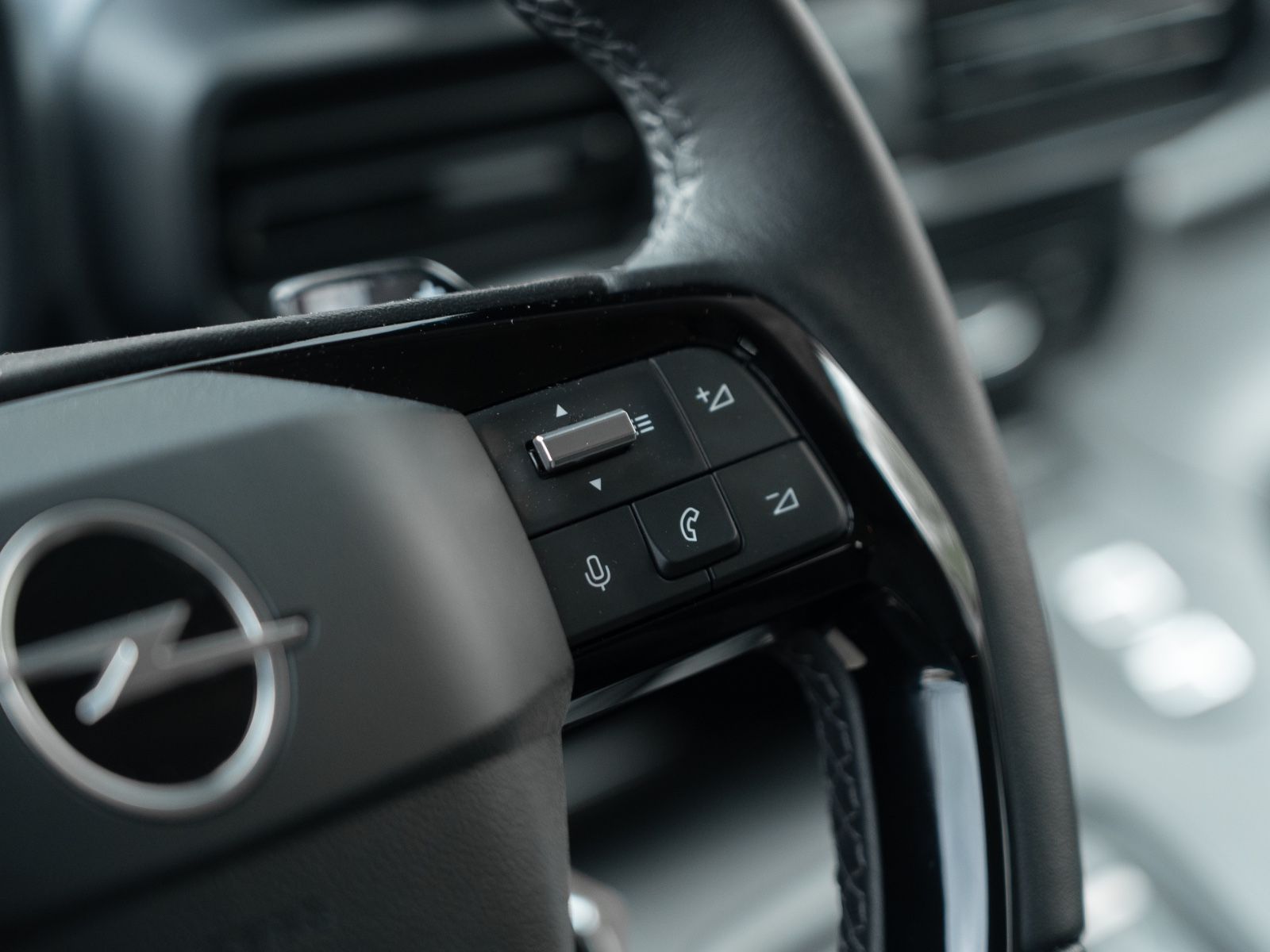 Fahrzeugabbildung Opel Combo Life  XL*7 SITZE*DAB*LED*NAVI*SITZHZG*ACC*
