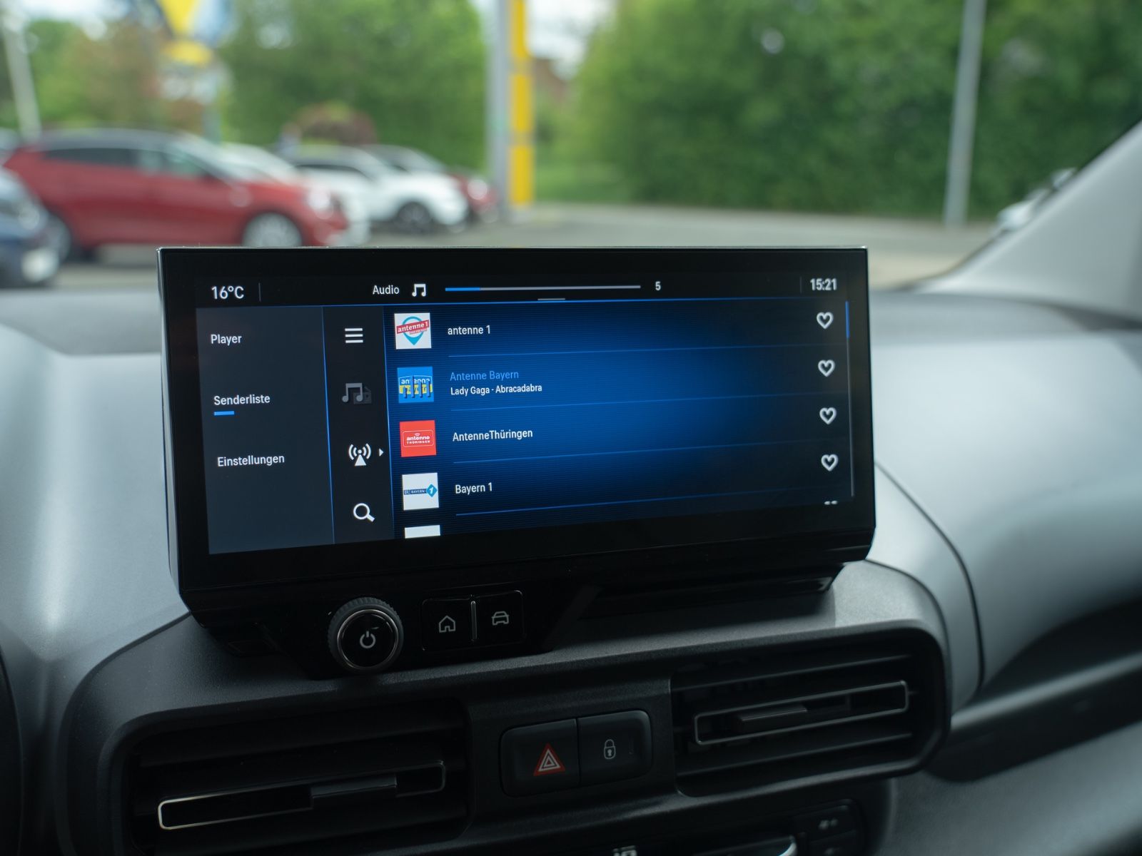 Fahrzeugabbildung Opel Combo Life  XL*7 SITZE*DAB*LED*NAVI*SITZHZG*ACC*
