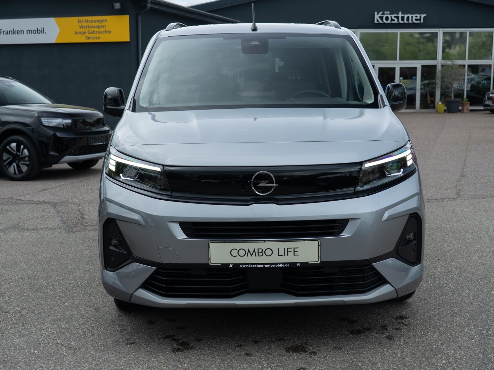 Fahrzeugabbildung Opel Combo Life  XL*7 SITZE*DAB*LED*NAVI*SITZHZG*ACC*