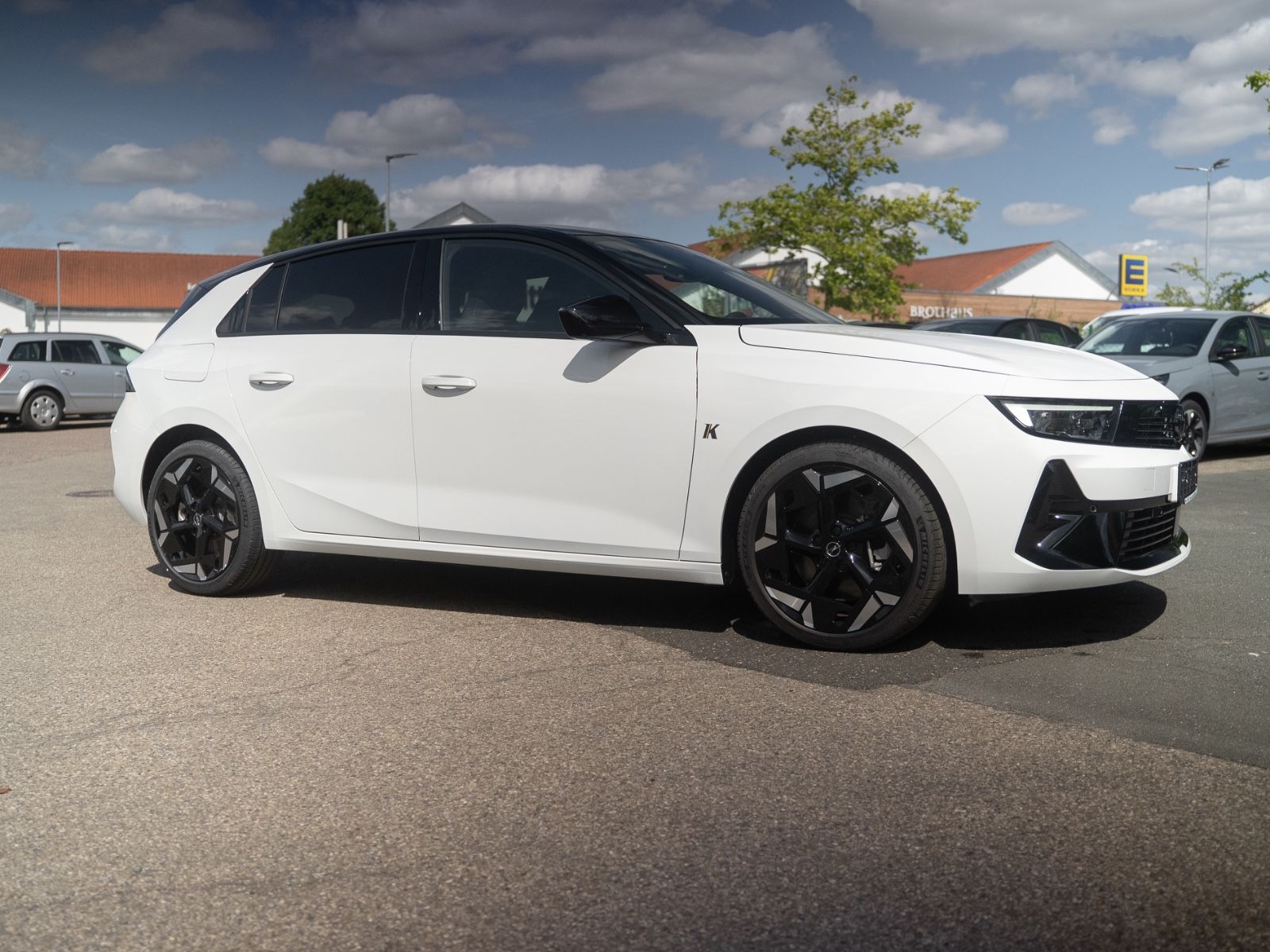 Fahrzeugabbildung Opel Astra GSe Plug in Hybrid*LENKRADHZG*DAB*PERFORMA